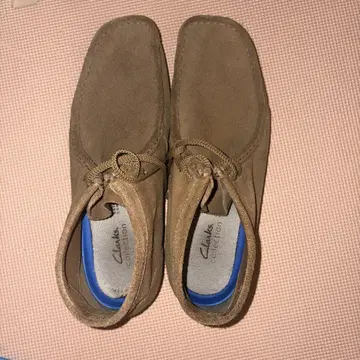 Clarks collection 베이지 스웨이드 부츠