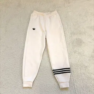아디다스 NEUCLASSICS 조거 화이트 M