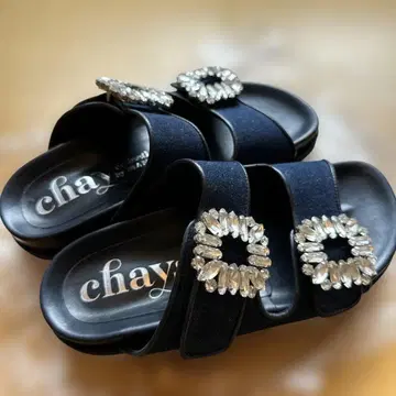 다이애나 chay 비쥬가 달린 네이비 샌들