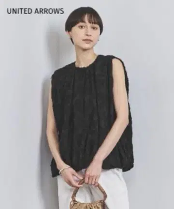 새상품급 UNITED ARROWS 현행 벌룬 블랙 케이프 슬리브 페이즐리