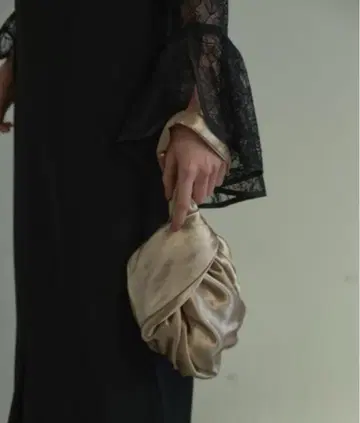 ANDRESD coron form bag / 콜론 형태 백