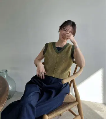 클레인 더블 페이스 노 슬리브 니트 톱