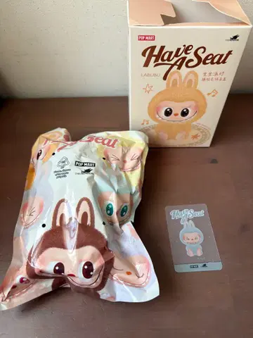 POP MART Have a Seat 러브부 봉제 인형