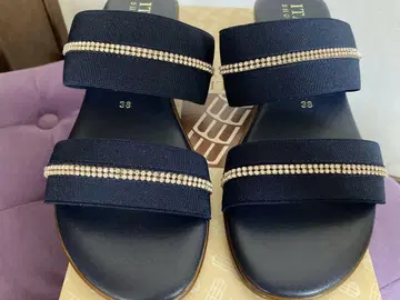 ITALIAN SHOEMAKERS 큐빅 2개 벨트 샌들 새상품