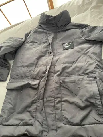 그레이 다운 자켓 프론트 포켓 부착