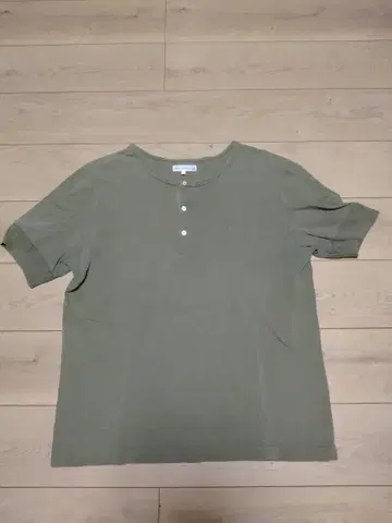 멜츠 베이 슈바넨 헨리넥 T