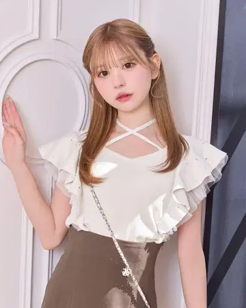미셸 마카롱 비쥬 프릴 니트 탑 XS 베이지