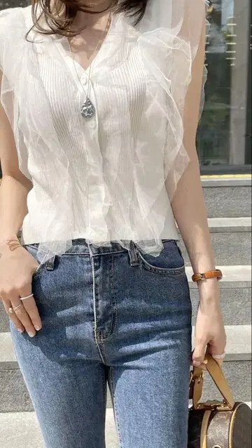 시스루 소매 화이트 V 넥 상의