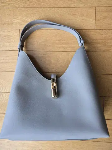FURLA goccia M 사이즈 호보