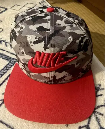 Nike 카모 패턴 스냅백 캡