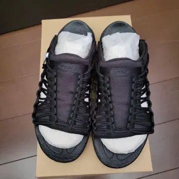 KEEN 블랙 스포츠 샌들