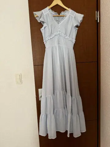 로제뮤즈 Raffle tiered resort dress 색스