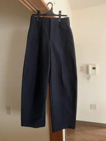 유니클로 현행 판매 상품 저지 배럴 레그 팬츠 네이비