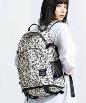 KiU / 키우600D BACKPACK
