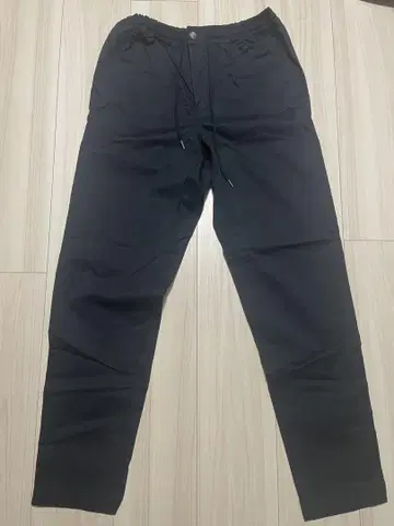 NEW ERA 워크 팬츠 이지 팬츠 로고 자수 메쉬 안감 네이비