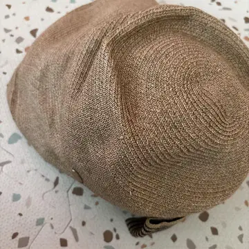 베이지 스트라이프 리본 밀짚모자