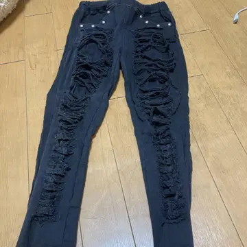 블랙 데미지 가공 스키니 팬츠