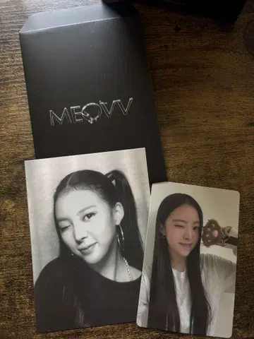 MEOVV 나린 포토 카드 트레이딩 카드 2장 세트