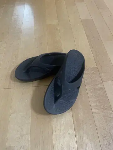 우포스 샌들