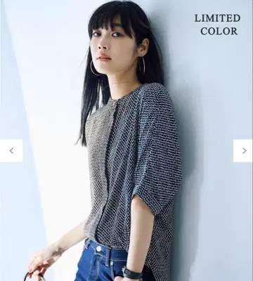 ICB Back Satin Amunzen 5부 소매 밴드 카라 블라우스