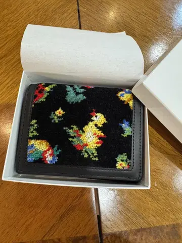 하이디 지갑 지갑 두겹 컴팩트 지갑 블랙 미사용 새상품