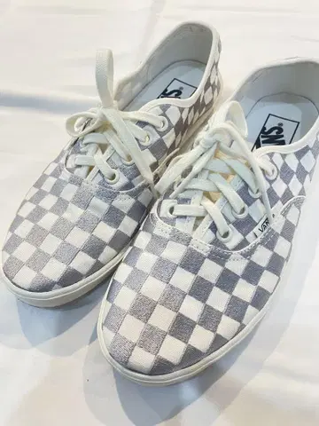 VANS authentic
