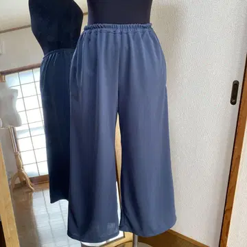 핸드메이드 네이비 와이드 팬츠 8부 길이 허리밴딩