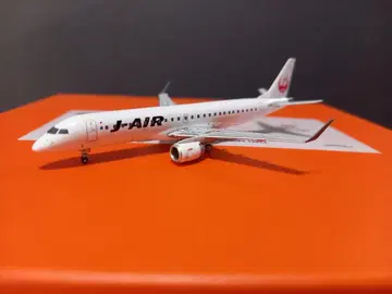 JcWings 1/400 J-Air ERJ-190TD JA252J입니다.