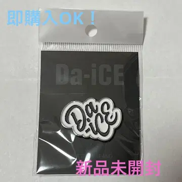 Da-iCE POPUP STORE Pins_B FJ 핀즈 화이트 x 블랙