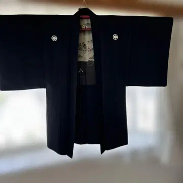 순수 실크 블랙 문장 기모노 겉옷 또는 기모노