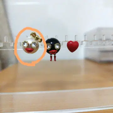 THROW A KISS 슬로우어키스 리본 화이트