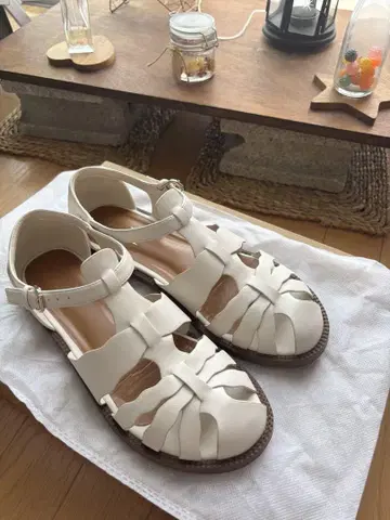 자라 화이트 샌들 26cm