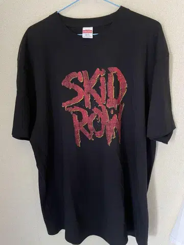 SKID ROW 블랙 티셔츠 2023