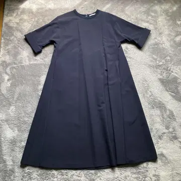 kei shirahata 네이비 반팔 원피스