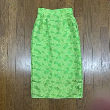 그린 레이스 무늬 타이트 스커트