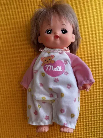 멜짱 꽃무늬 의류 인형