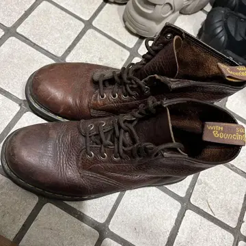 dr.martens 8홀 소가죽 UK7