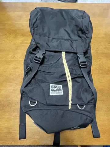 MOUNT MOUNTAINEER 블랙 백팩