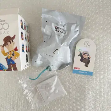 [미사용품] POPMART 칼 할아버지 피규어