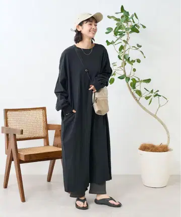 FREAK'S STORE 빅 볼륨 컷 원피스 블랙