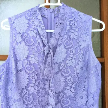 Valentina Attire 라벤더 레이스 드레스 사이즈 4