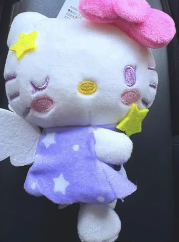 헬로키티 마스코트 참 아베일