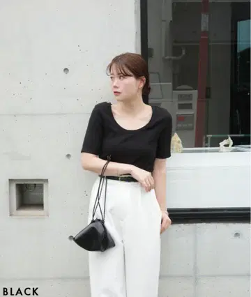 택 포함 새상품 베이스먼트 온라인 딥 라운드 넥 반팔 티셔츠