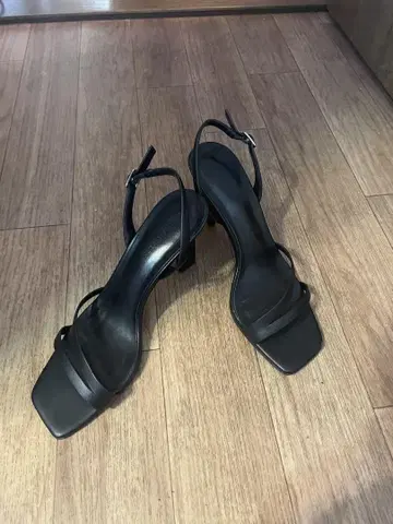 찰스앤키스 블랙 오픈토 샌들 24.5cm