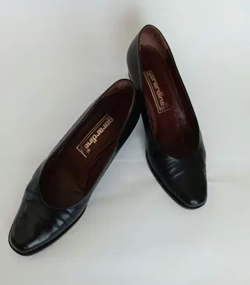 이탈리아제 블랙 펌프스 24.5cm