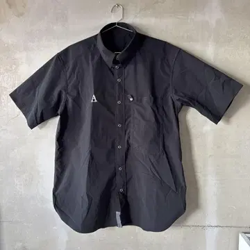 Mountain research 블랙 반팔 셔츠 자수 로고 A 2533