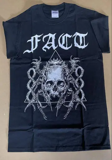 FACT 스컬 디자인 티셔츠 블랙