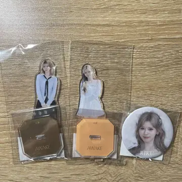 AWAKE RIKU 아크릴 스탠드 캔뱃지