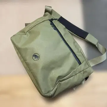MAMUT 올리브색 나일론 숄더백