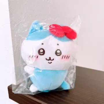 헬로키티 치이카와 하치와레 들고 있는 마스코트